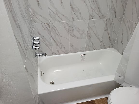 2nd image of 934 Broad Ave APT 9