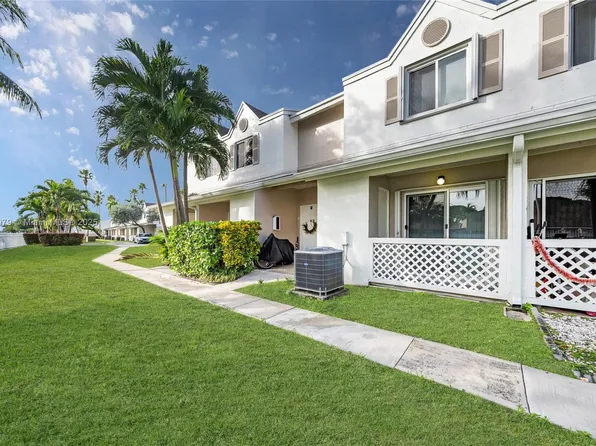 17515 NW 67th Ct #K-22, Hialeah, FL 33015