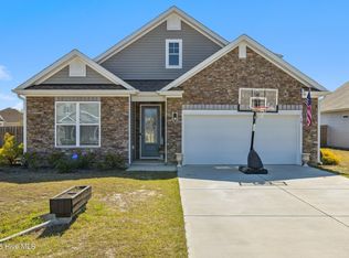 19 York Ln, Hampstead, NC 28443