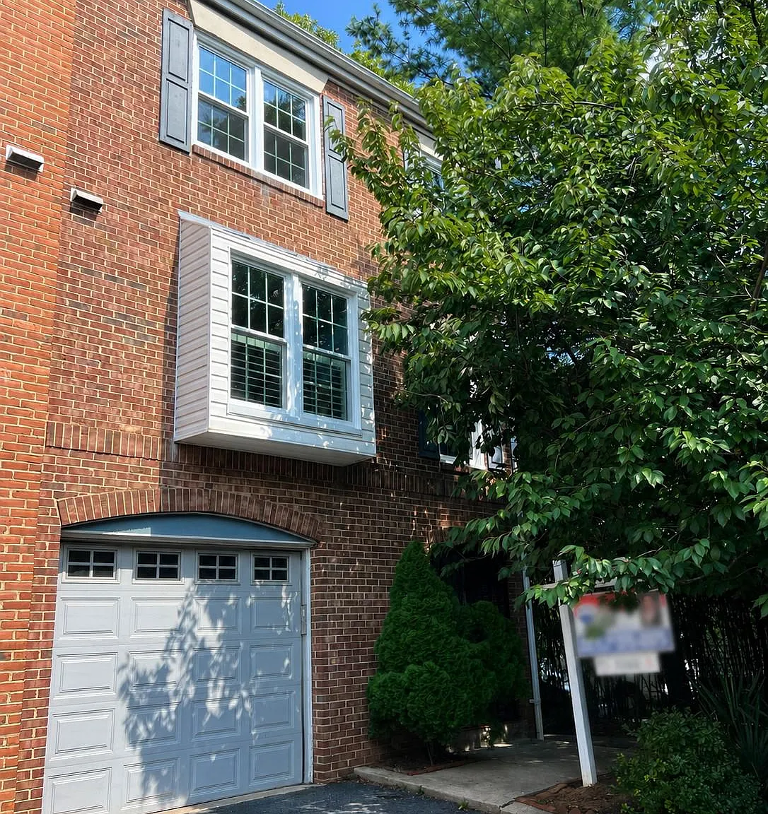 4 bed, 4.0 bath, 2334 sqft, $3,350 — Photo 1