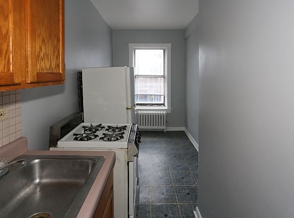 5th image of 4604 N Beacon St #3F