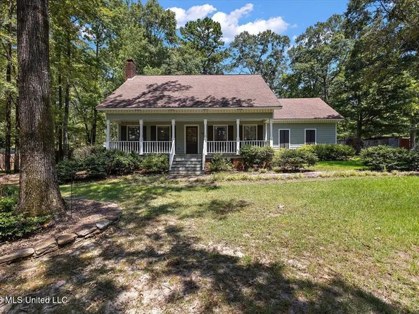 130 Bentley Dr, Brandon, MS 39042