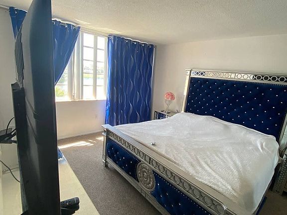 2nd image of 1750 NE 191st St #324
