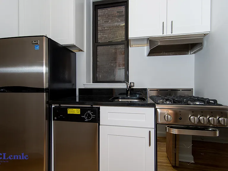 216 E 83rd St #4RW — Photo 1