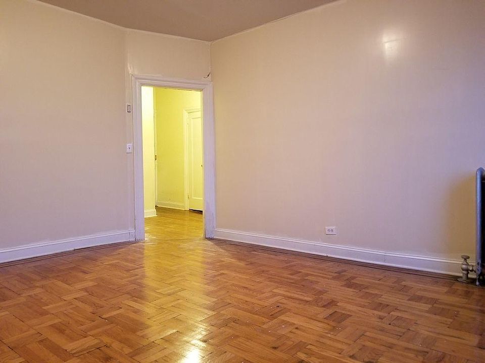 2nd image of 314 E 206th St APT 2C