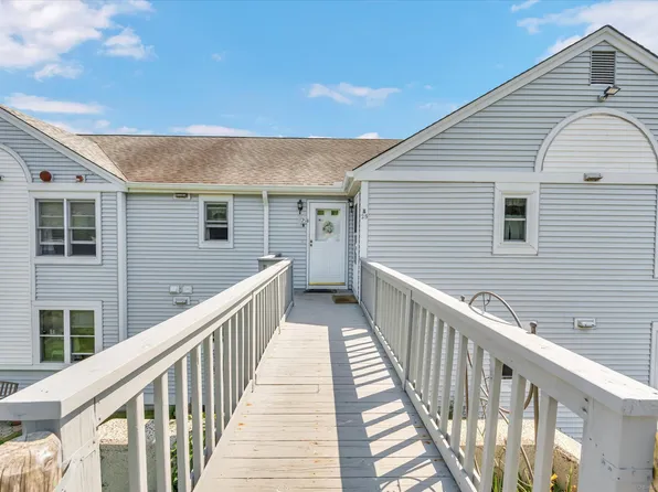 25 Mill Pond Lane APT B, Durham, CT 06422
