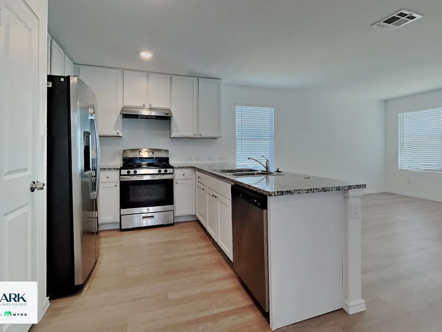 3 bed, 2.0 bath, 1244 sqft, $1,245 — Photo 4