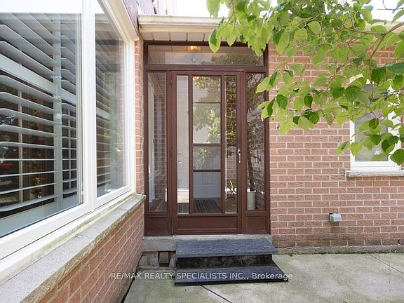 3rd image of 358 Erin St