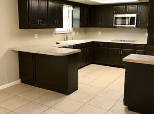 2801 Fairfield Dr, Edmond, OK 73012