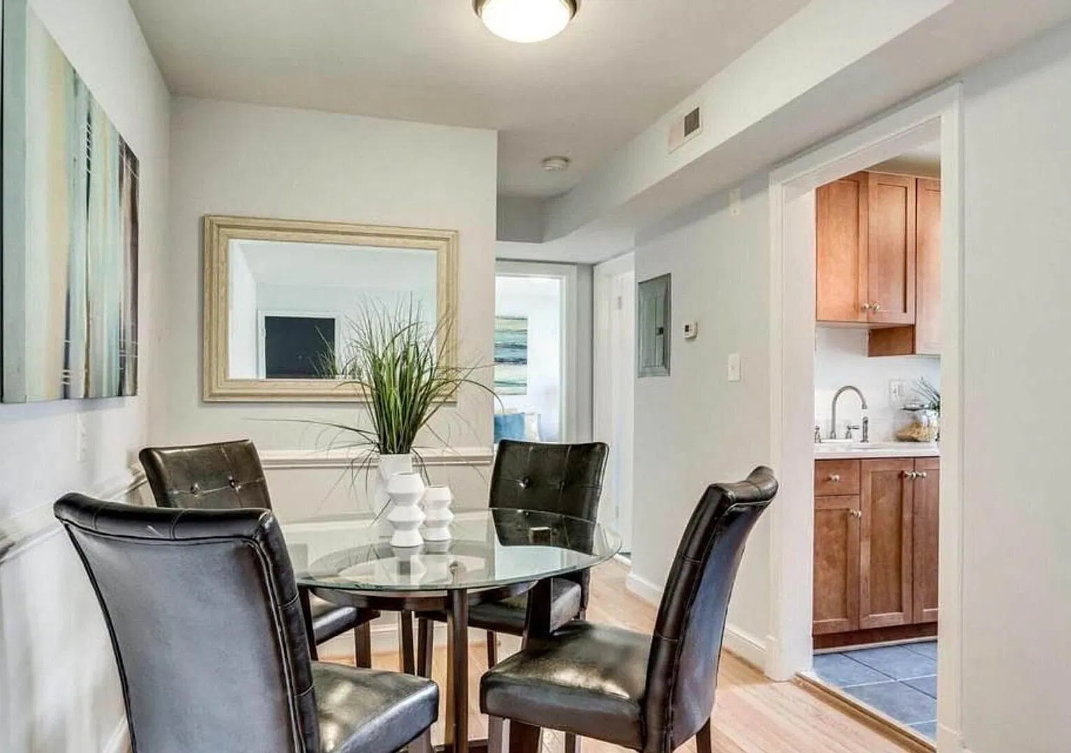 Sunny Fort Totten 1 Bedroom! Pets allowed — Photo 3