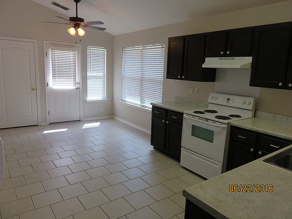4th image of 7906 Woodchase Dr