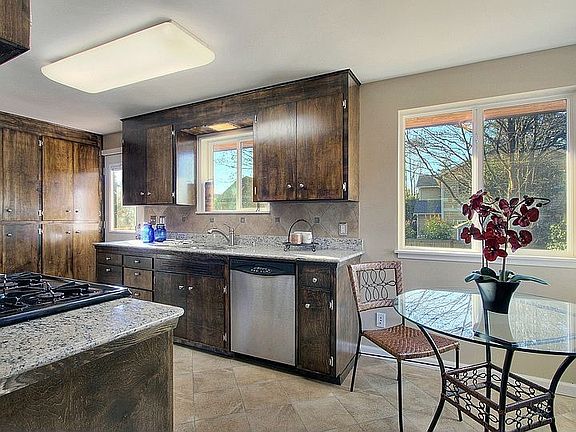Gourmet Kitchen