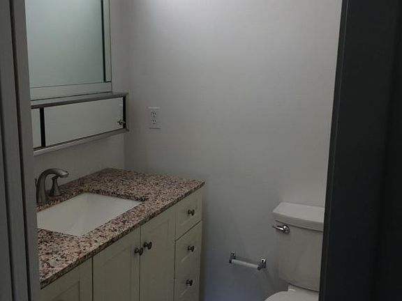5th image of 5289 Lake Blvd #D