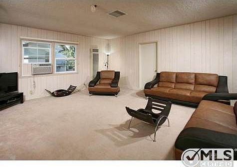 5th image of 7351 Maynard Ave