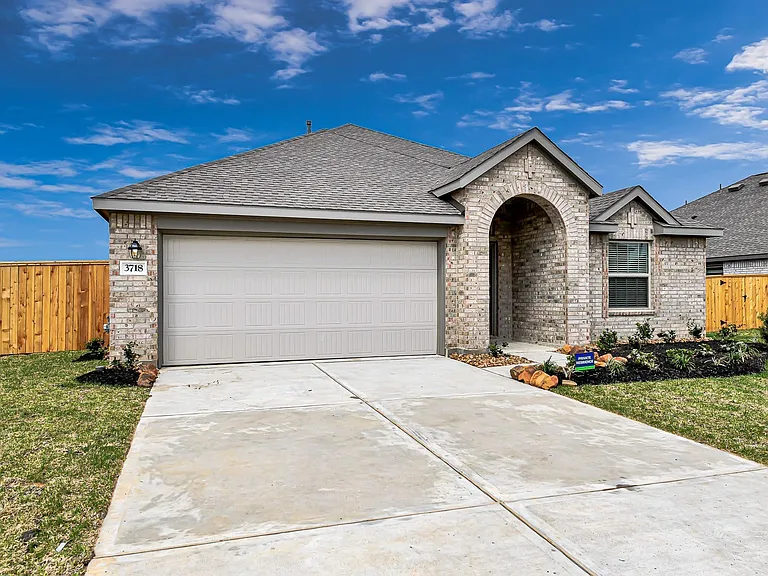 3718 Shadow Crest Ln — Photo 3