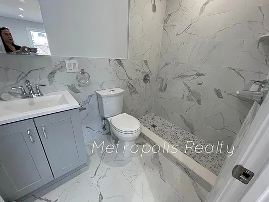 Rented by Metropolis International Realty Inc. | media 15