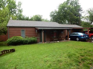 2531 SW Hillcrest Rd, Topeka, KS 66614