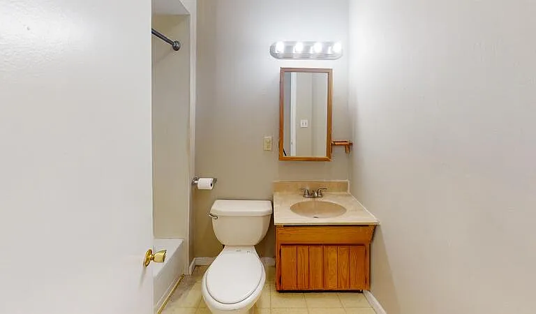 424 N State St #2 — Photo 7