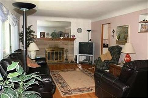 2nd image of 4609 Hampshire Ct