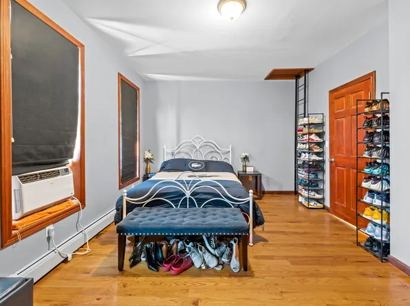 609 Lexington Avenue image 22 of 43