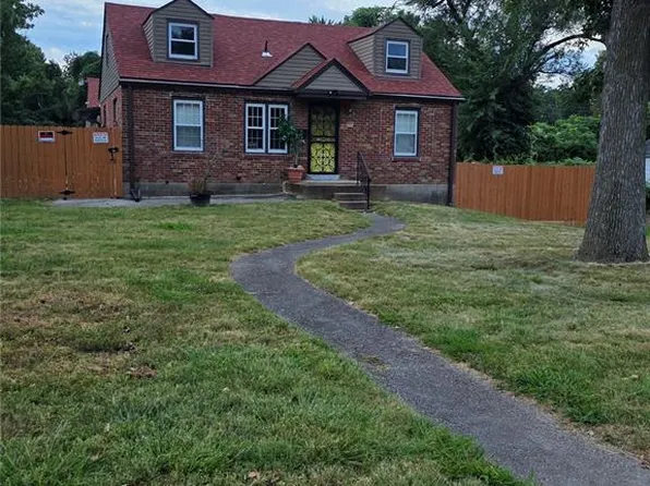 8000 Plymouth Ct, Saint Louis, MO 63134