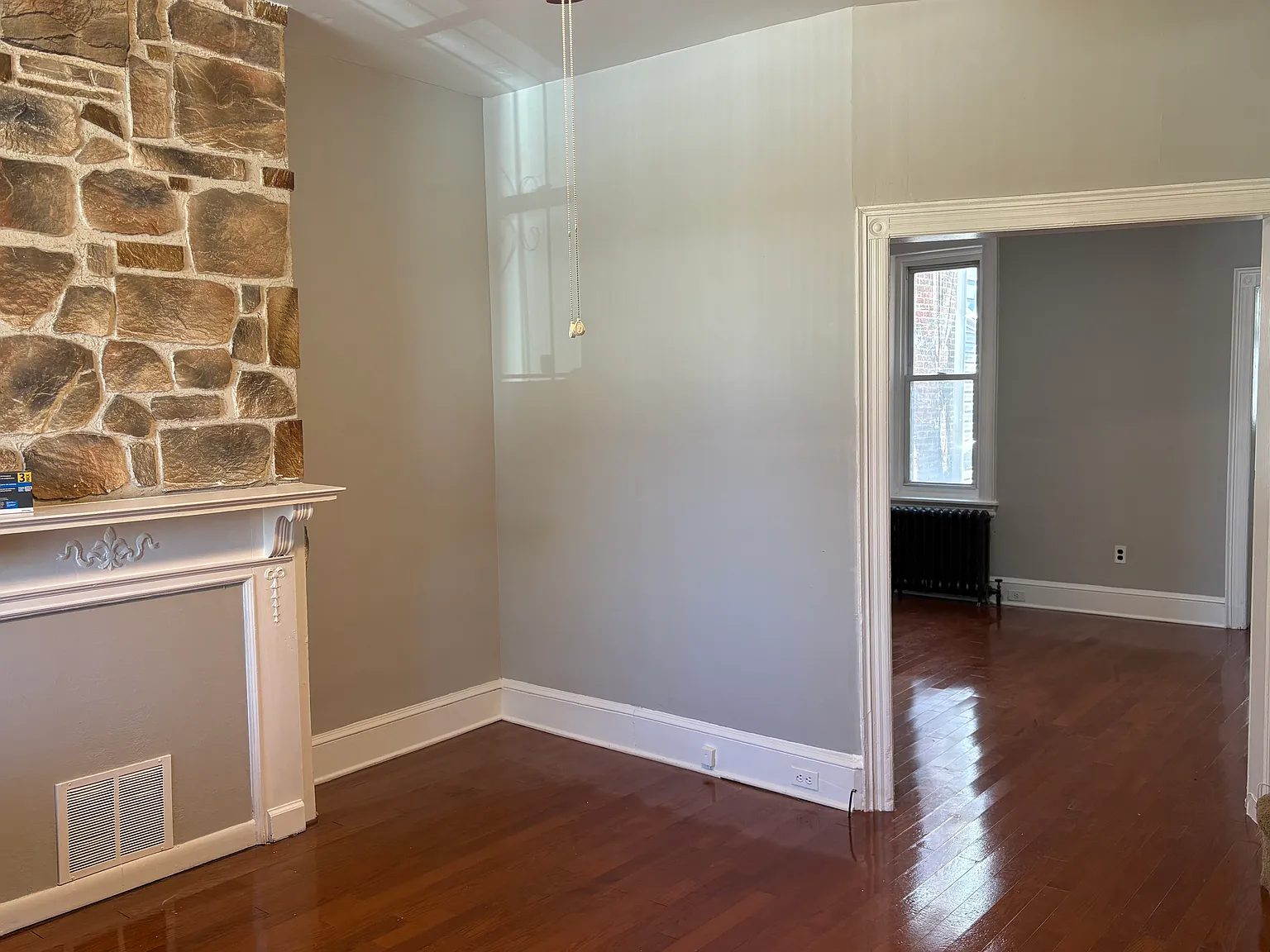 3 bed, 1156 sqft, $2,000 — Photo 3
