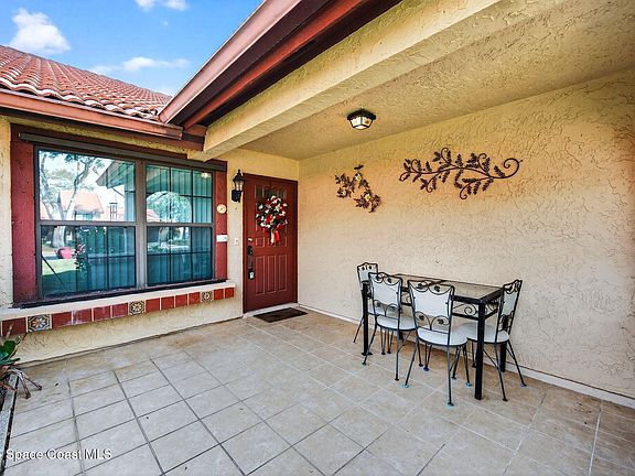 3rd image of 1573 Waldorf Cir NE