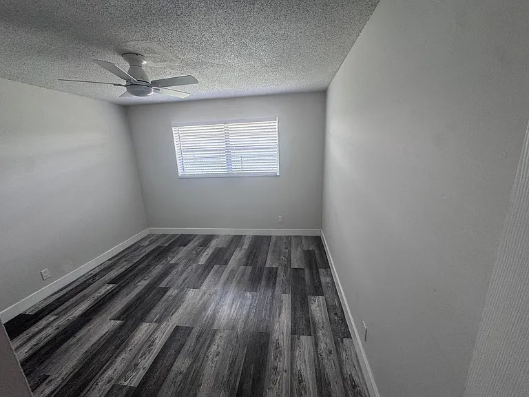 1886 41st Ave — Photo 29