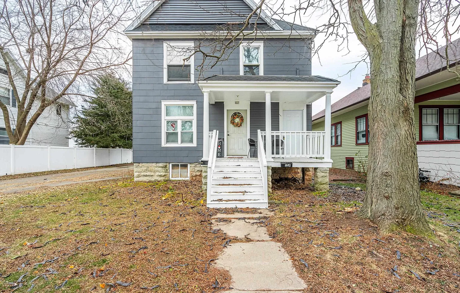 407 E Irving Ave photo 1