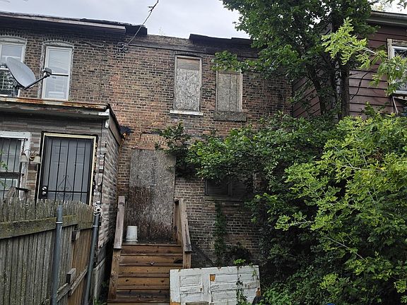 2nd image of 10706 S Langley Ave