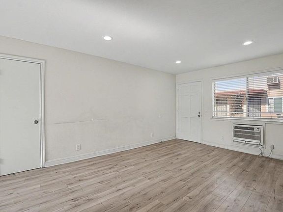 5th image of 9733 Winter Gardens Blvd Unit 42
