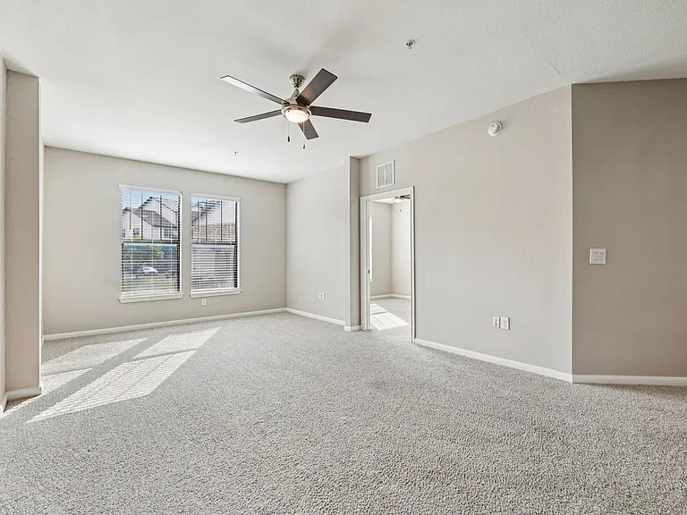 Las Brisas Apartments — Photo 145