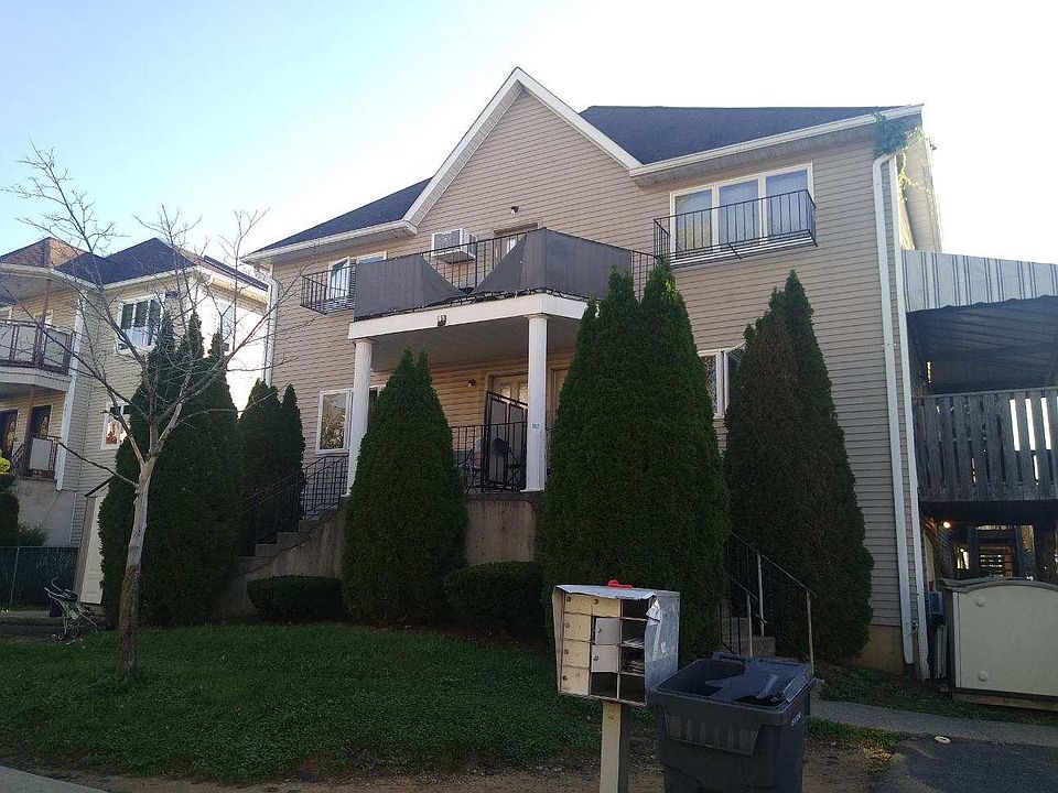 2nd image of 17 Bush Ln #201