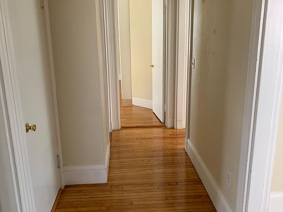 3rd image of 163 Atlantic St #B