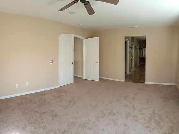 5th image of 23637 Stephanie Ln