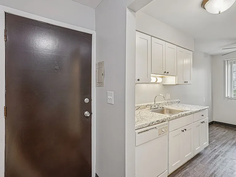 River Raisin Apartments — Photo 34