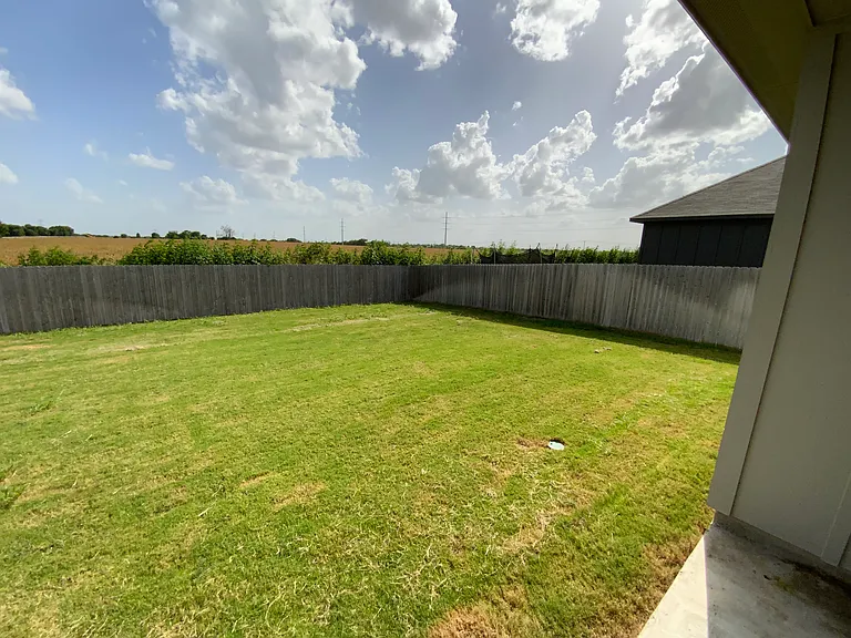 1905 Westphalia Dr — Photo 21