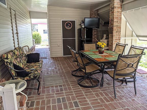 Covered patio and barbecue a