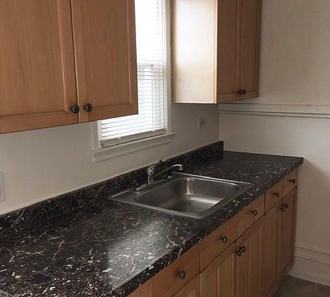 3rd image of 4487 McClintock St