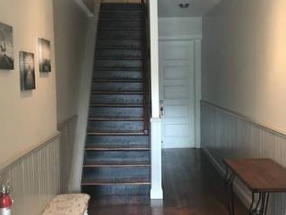 3rd image of 626 Richmond Ave APT 4