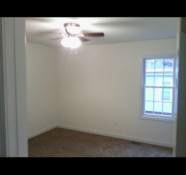 2nd image of 2311 Waverly St