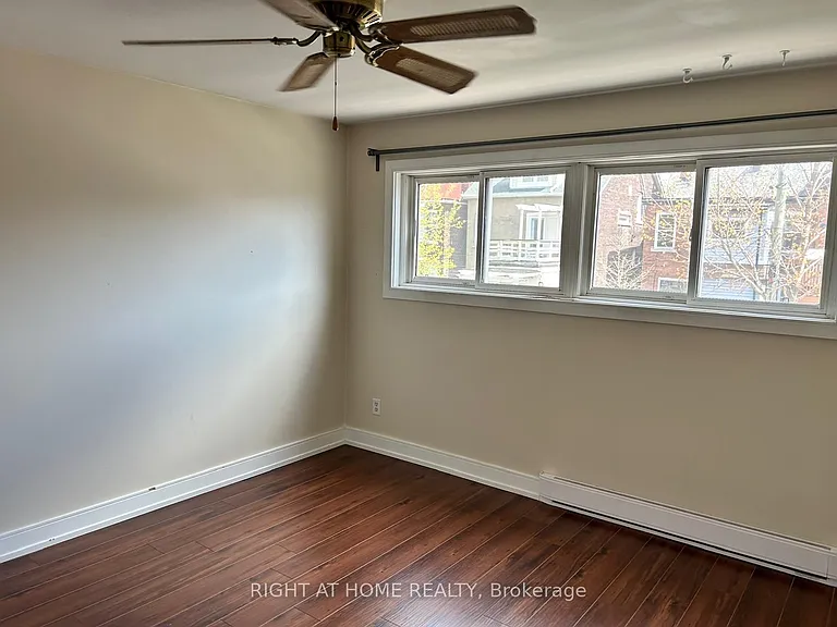 1666 Queen St E #2 — Photo 15