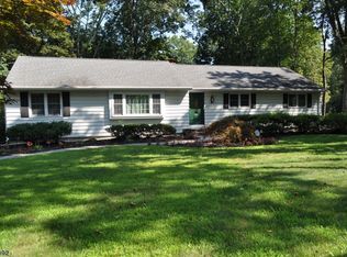612 Lawlins Rd, Wyckoff, NJ 07481