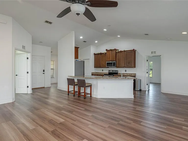 343 Dinner Lake Ct — Photo 3