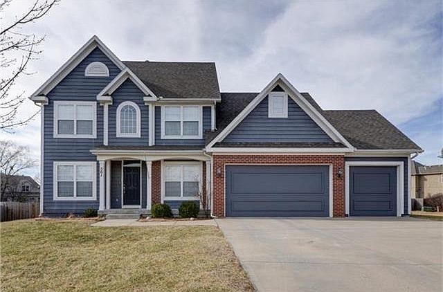 Welcome to 501 N Evergreen St., Gardner, Ks.  This 2 Story, 5+ Bedrooms, 3.5 Bathroom home is located on a cul-de-sac lot in the popular Maplewood Place Subdivision.