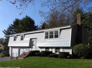 2 Heritage Ln, Cumberland Foreside, ME 04110