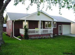 108 W Oak St, Ceresco, NE 68017
