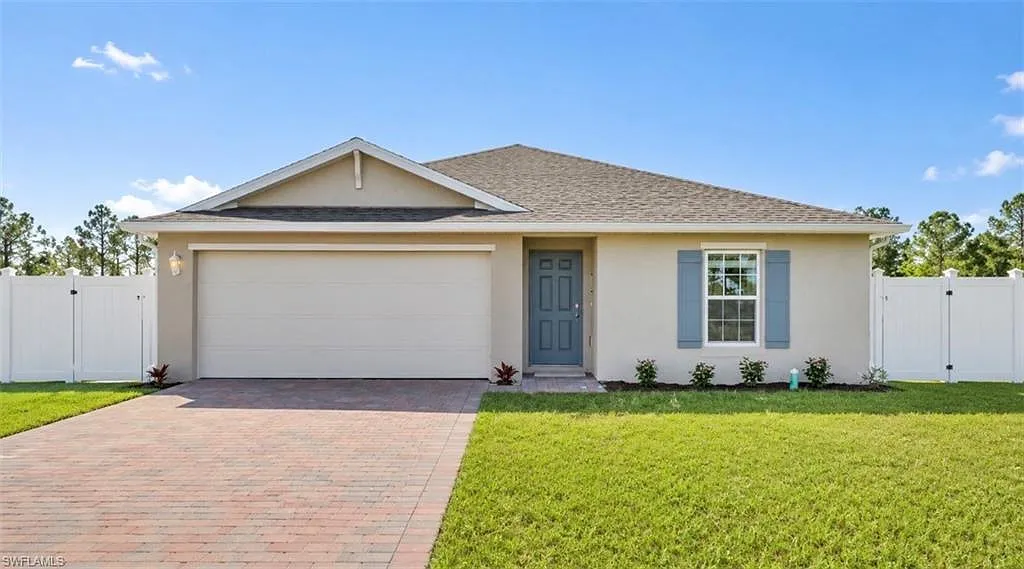 4 bed, 2.0 bath, 1499 sqft, $2,200 — Photo 1