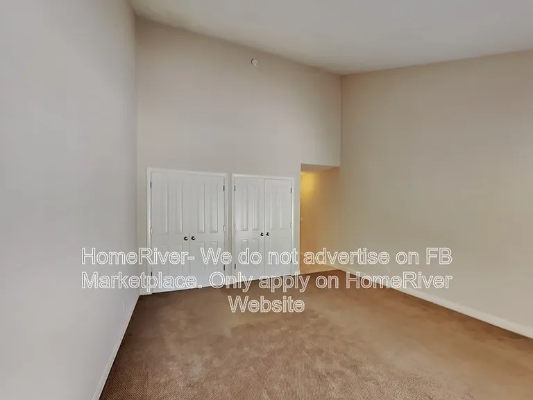 2220 Cannes Sq — Photo 9