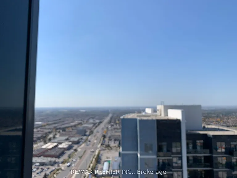 3600 Highway 7 #Penthouse O2 — Photo 30